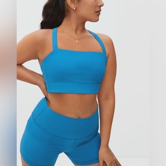 Everlane The Perform Cropped Top NWT in Blue Size Medium SOLD OUT ONLINE - Picture 6 of 8